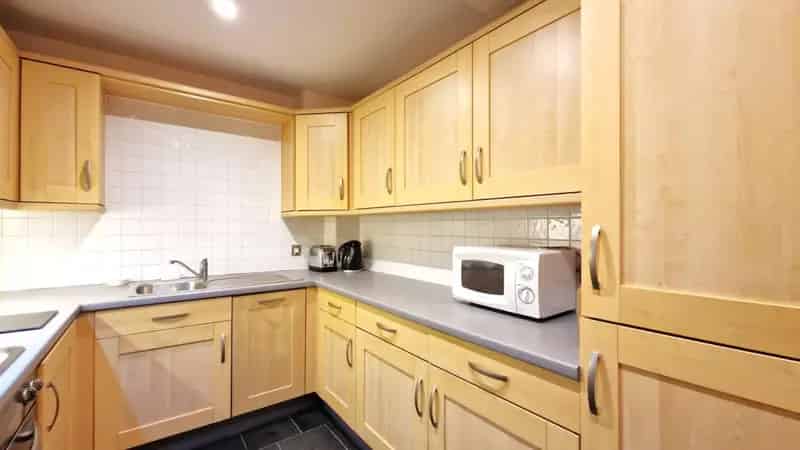 2 Bedroom Flat to Let Near Leeds Train Station