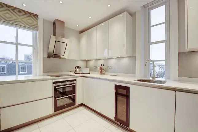 Flat for sale in Sheffield Terrace, Kensington, London W8