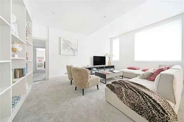 Flat to rent in Portland Place, London W1B