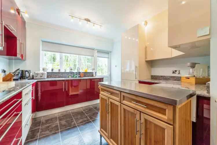 Spacious 3-Bed Detached Bungalow in Barrowby Gate
