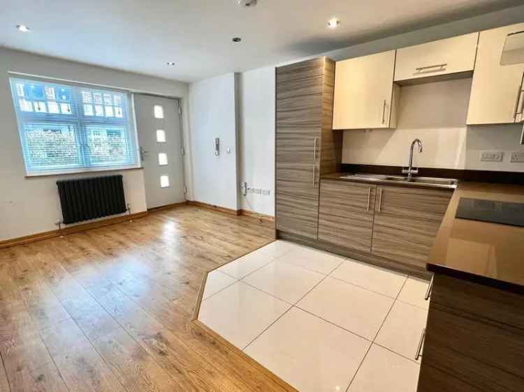 2 Bedroom Flat Near Beach