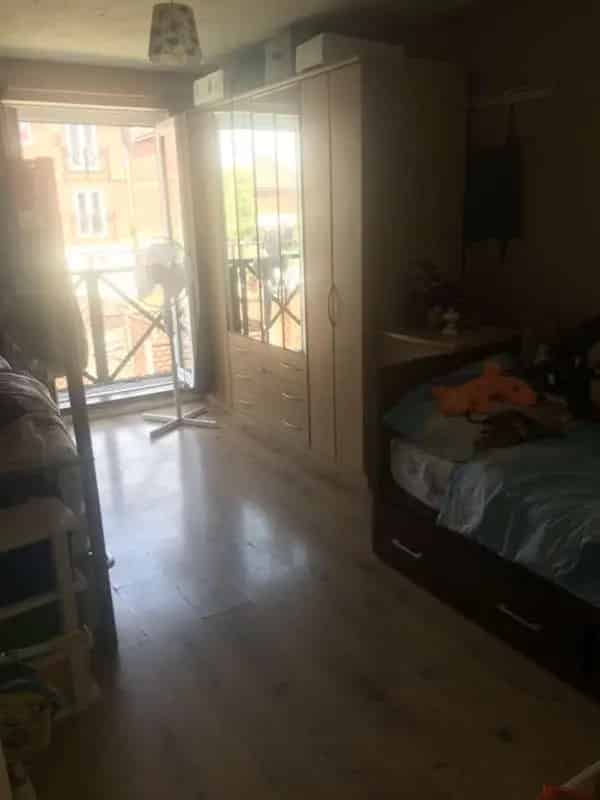 2 Bed First Floor Flat Near Beach