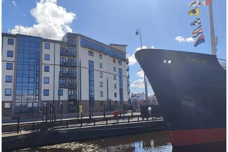 3 Bed Flat Fourth Floor Leith Shore Superb Views Parking