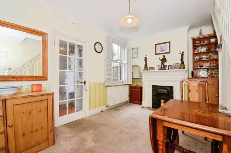 Period Cottage Harpenden Common Original Features Two Bedrooms Garden Driveway