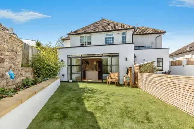 Four Bedroom Detached House Westbury-on-Trym