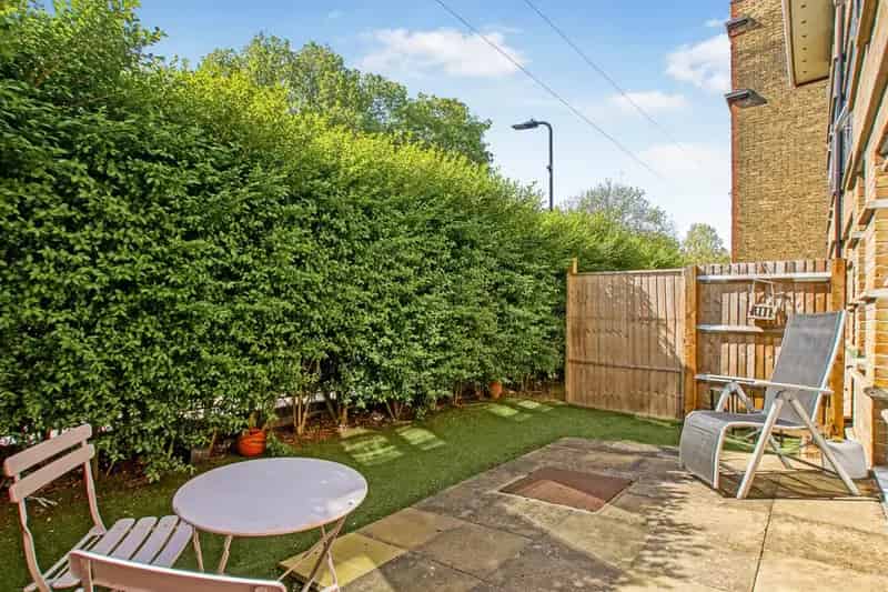 1 Bedroom Apartment Hackney Wick Gated Parking Garden