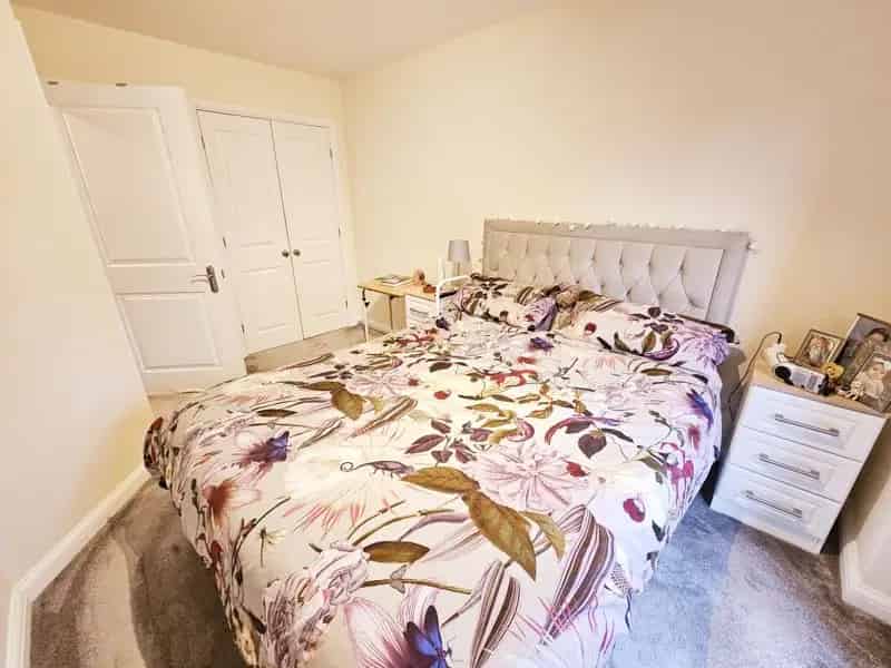 2 Bedroom Apartment House to Rent