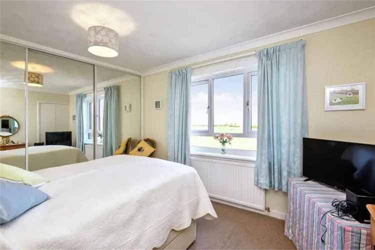2 Bed House Newburgh River Views Detached Garage