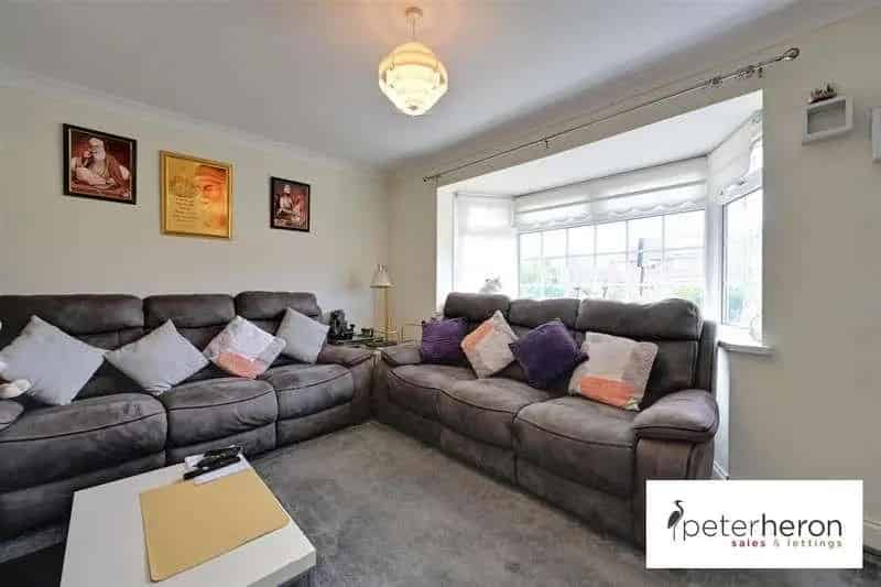 3 Bed Semi-Detached House for Sale