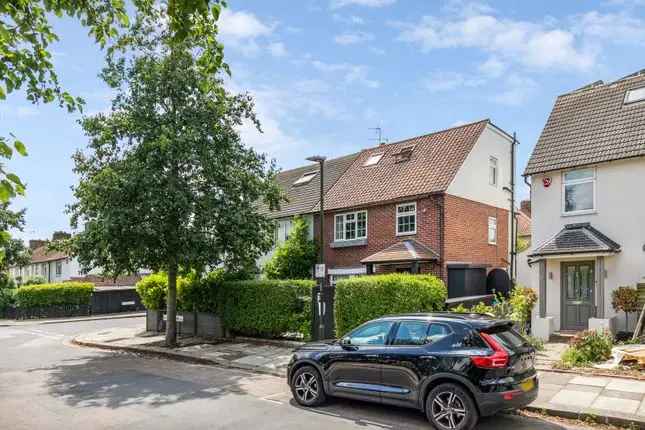 Semi Detached House for Sale Barnes SW13