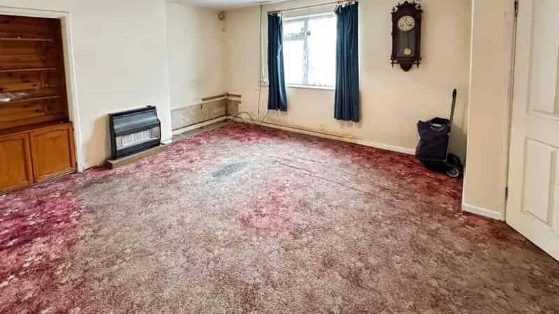 3 Bedroom 1930s Semi Detached House For Sale