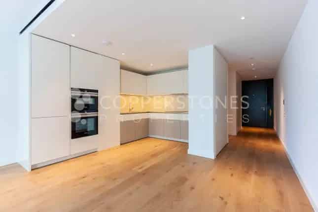 Battersea Roof Gardens 2-Bed Apartment  High Floor