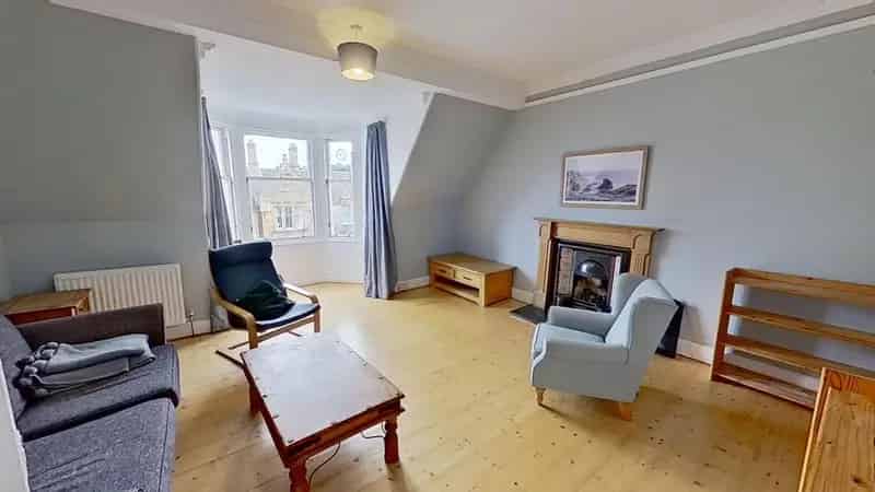 2 Bedroom Flat to Rent in The Grange Edinburgh