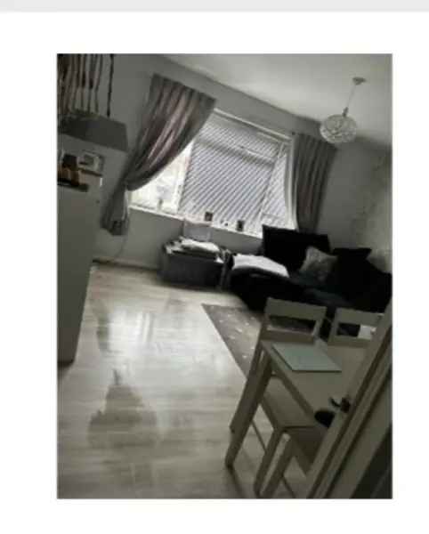 Flat For Rent in Sevenoaks, England