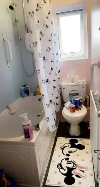 2 Bedroom House with Driveway and Large Garden Near Schools