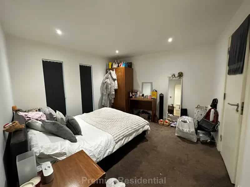 2 Bedroom Furnished Apartment Near Manchester City Centre