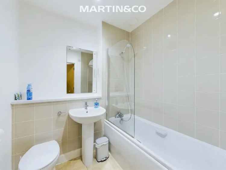2 Bedroom Flat for Sale in Egham Town Centre