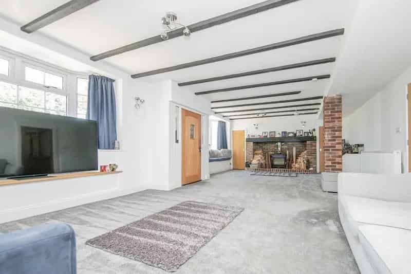5 Bedroom Family Home with Planning Permission and Solar Panels