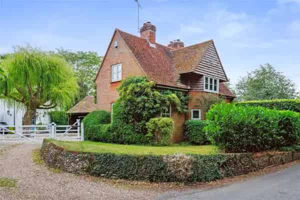 3 Bedroom Detached Cottage Ayot St Lawrence
