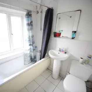 4 Bedroom Furnished Apartment Manchester