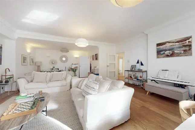 Flat for sale in Cornwall Gardens, London SW7