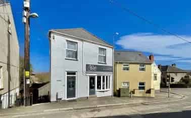 Rockwell Green House: Modern Kitchen, Shower Room, Countryside Views
