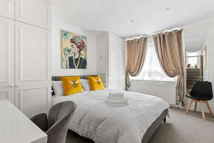 2 Bed Flat for Sale Earls Court - Victorian Conversion Flat with Balcony