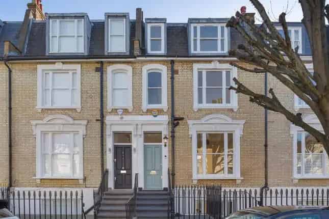 Four Bedroom Terraced House for Sale in Fulham SW6
