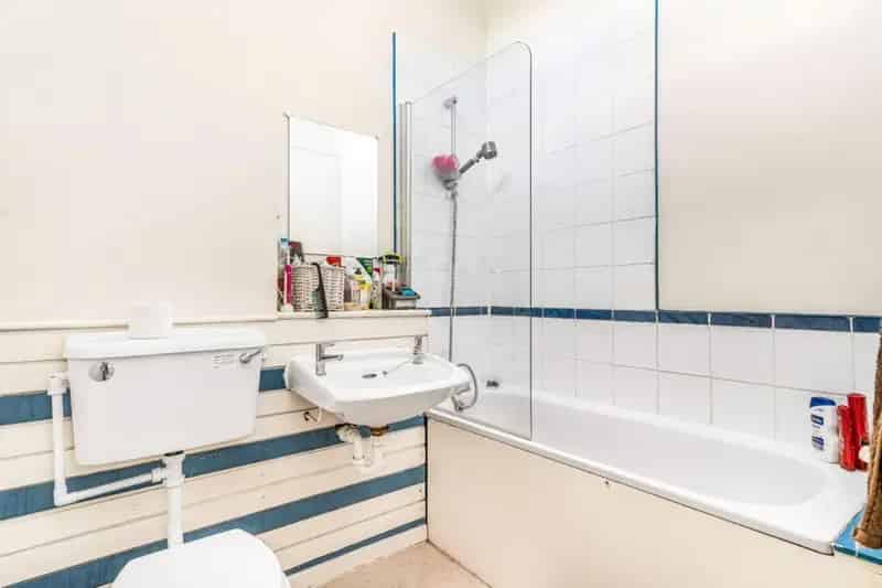 3 Bed House for Sale South Facing Garden Off Street Parking