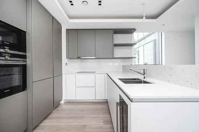 Flat for sale in City Road, Old Street, London EC1V