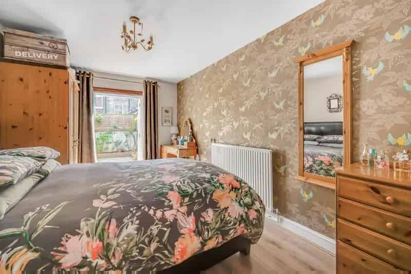 Spacious 3-Bedroom Duplex Flat with Patio Garden