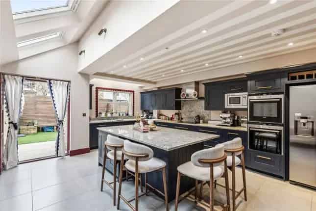 Terraced House for Sale in London SW11