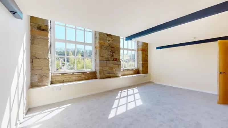 2 bedroom Flat
 To Let 
Total Size: 1185 SQ FT