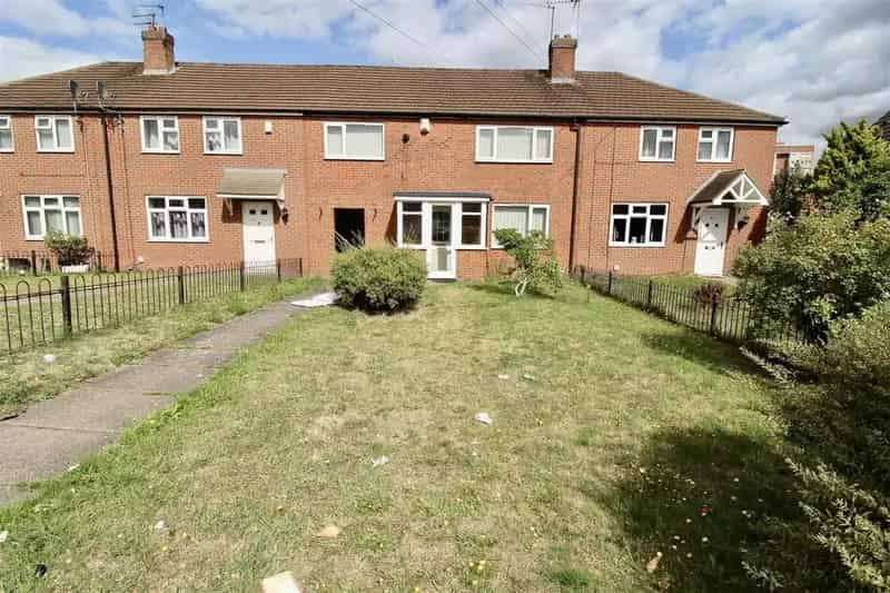 3 Bedroom Mid Terrace House For Sale No Upward Chain