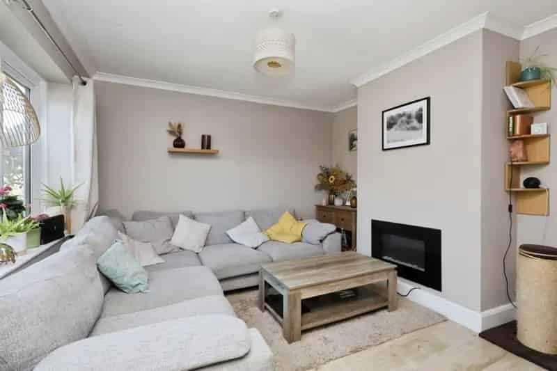 2 Bedroom Mid Terrace House in Hampden Park