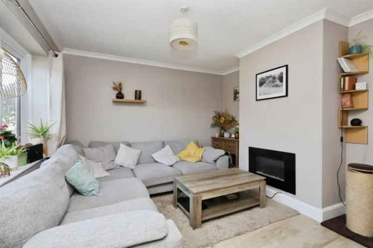 2 Bedroom Mid Terrace House in Hampden Park