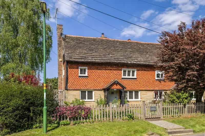3 Bedroom Semi Detached House for Sale Ardingly