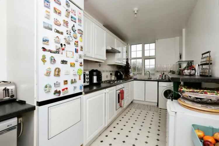 Four Bedroom Flat Town Centre Eastbourne