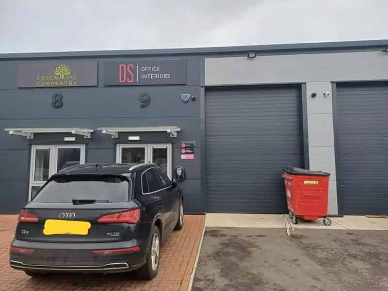 Steel Portal Frame Unit Office and Warehouse Space