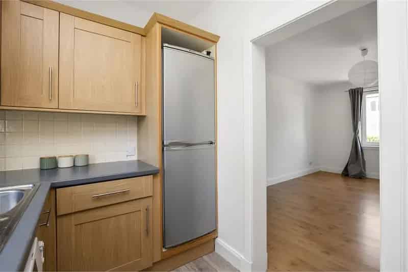 2 Bed Flat Lower Villa with Private Garden - Ideal First Time Buyer Home