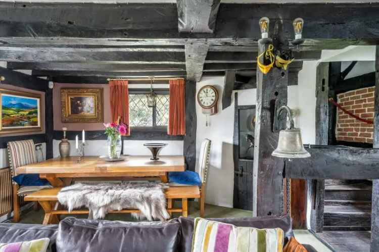 17th Century Grade II Listed Cottage with Pool and Annex
