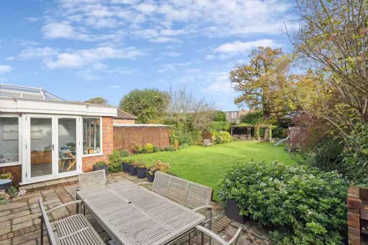 Charming 4-Bedroom Detached House Redbourn Over 2500 Sq Ft