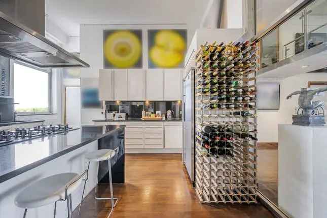 Flat for sale in Peterborough Road, Hurlingham, London SW6