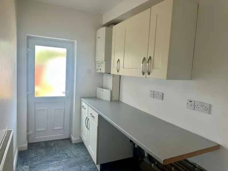 4 Bedroom Semi Detached House To Rent