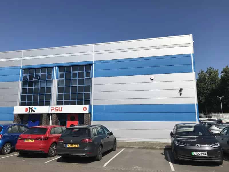 Modern Business Unit Near M5 Motorway 4839 sq ft