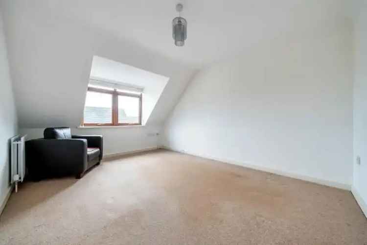 1 Bedroom Flat for Sale Top Floor Apartment with Parking