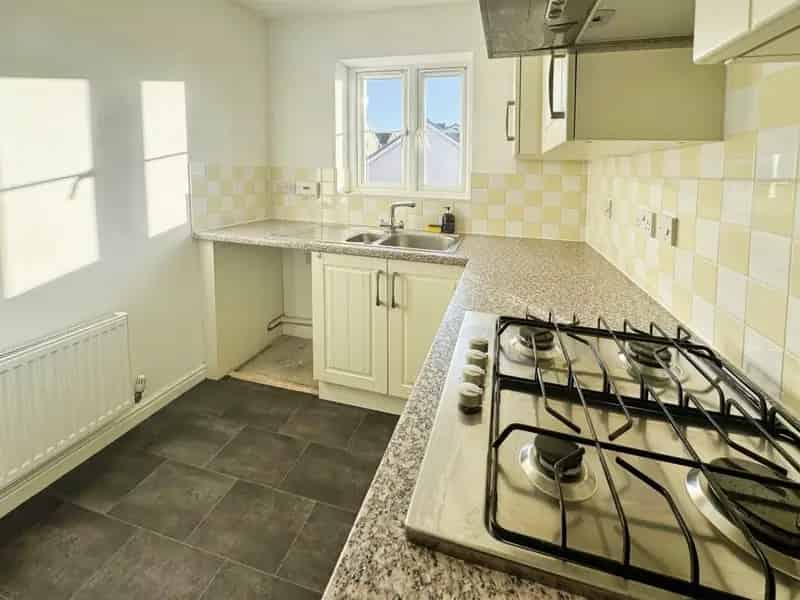 1 Bedroom Flat with Parking and Field Views