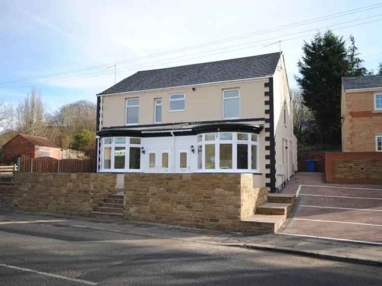 Two Bedroom Ground Floor Flat with Parking and Storage
