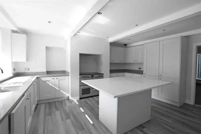 8 Bedroom Detached Farmhouse with Annexe and Barn