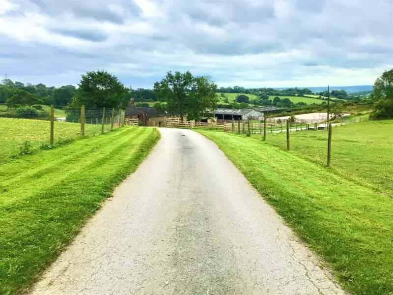 3 Bedroom Farmhouse with Stables and 5 Acres